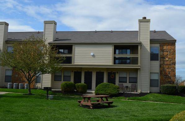 $1,225 / 2br - 1000ft2 - Sundeck, 24 hour fitness facility, Walk in Closets in every apartment64022450991233124