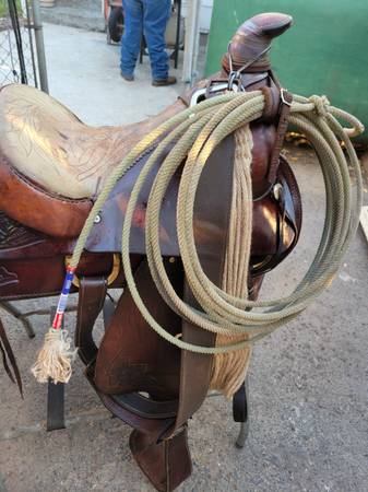 Nice Ranch roping saddle 1