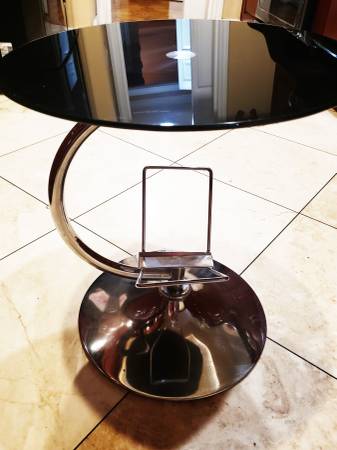 Mesa de centro redonda moderna de vidrio templado - $80 (West Hollywood)63471348496385123