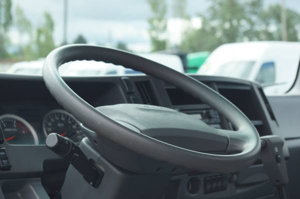 2020 Isuzu NPR 16 Foot - Photo 15