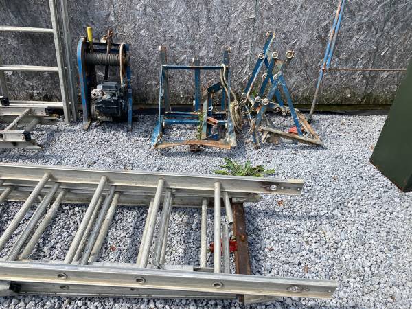 ladder elevator Roofing Gas powered Roofer Hoist Butler pa Equipment t 1