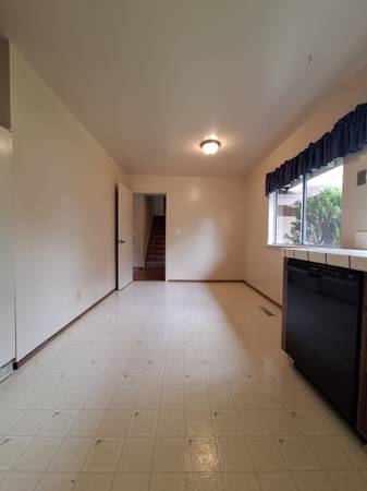 $4,695 / 4br - 1937ft2 - Tri-level 4bd House w/Large Yards @ 679 Timberpine Ave (sunnyvale)63940543778434123