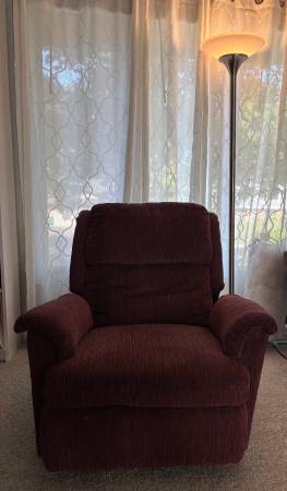 FREE fully functioning Recliner! 1