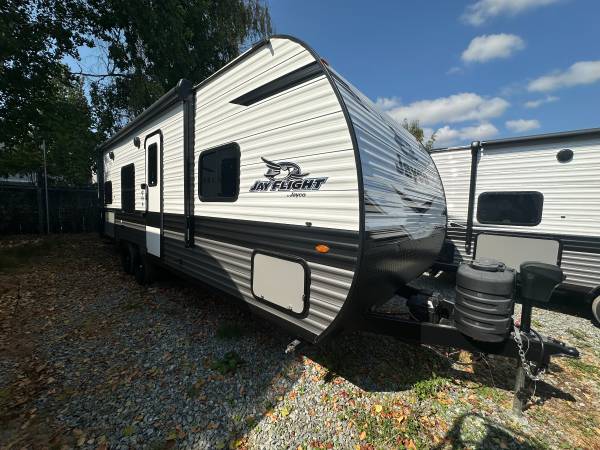 2024 Jayco 26' Travel Trailer W/ Private Queen and Double Bunks 1