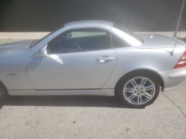 Excelente coche deportivo M.Benz - $4.500 (Orinda)63496323941121124