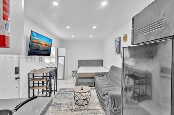 $1,500 / 500ft2 - STUDIO FOR RENT Tastefully renovated and furnished!! (DANIA BEACH)63825139222657121