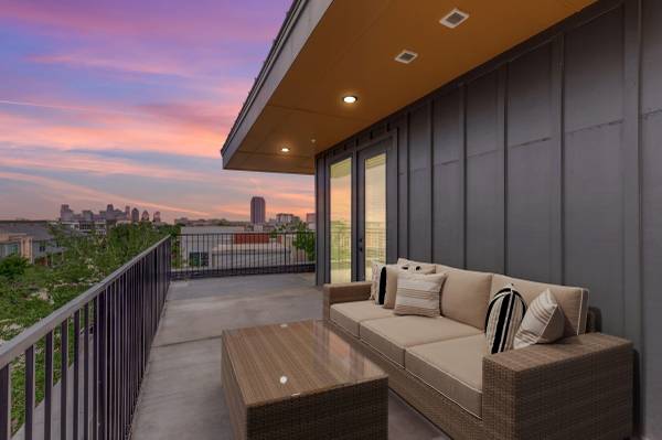 $2,193 / 1br - 914ft2 - ⚡ FAST Approval! Knox/Henderson 1BR/1Bath (Credit Scores 600+ OK!) (Knox/Henderson)63936224700930124