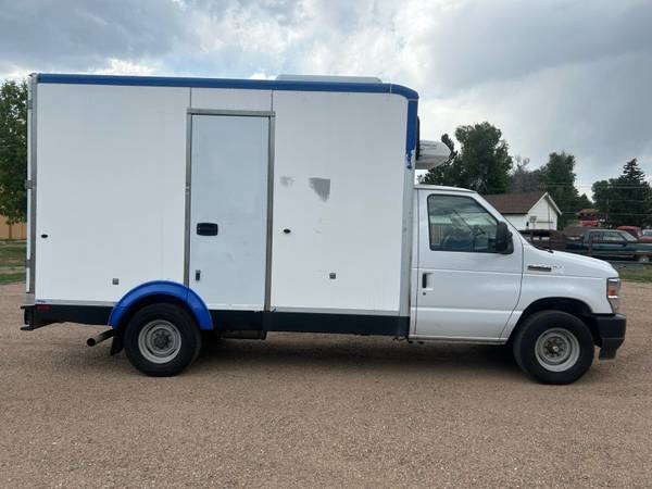 2023 Ford E350 refrigerated - Photo 4