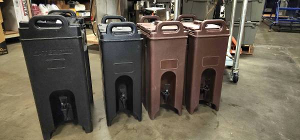 Cambro Insulated beverage / coffee dispensers 1