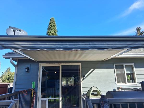 Sunsetter Retractable Laminated Awning 1