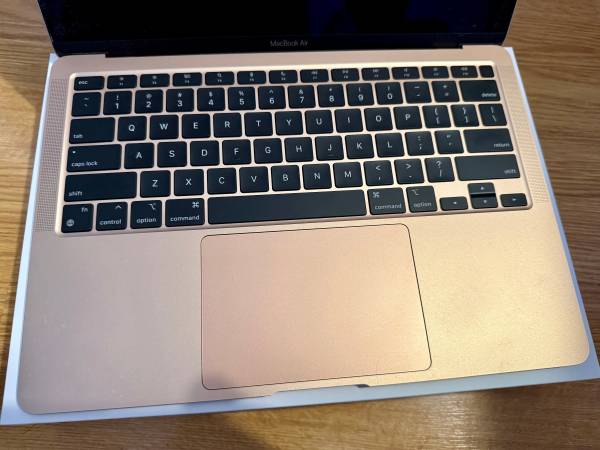 Like New Gold 2020 Apple Macbook Air 13" M1/8GB/1TB SSD - $600 (dublin / pleasanton / livermore)63471456127873122