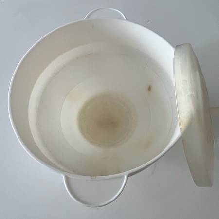 Collapsable Silicone Popcorn Maker 1