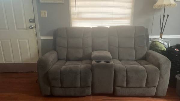 2 RECLINER LOVESEAT 1
