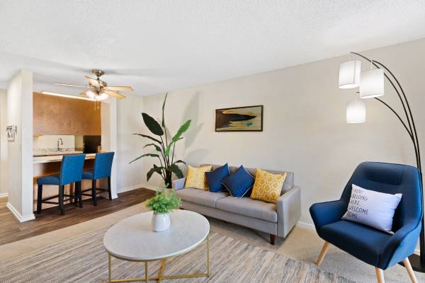 $1,749 / 1br - 680ft2 - Next Stop... Home! 🏡 Apply for this One-Bedroom Now! (Edmonds, Lynnwood, Shoreline, Ballinger)63929302816387120
