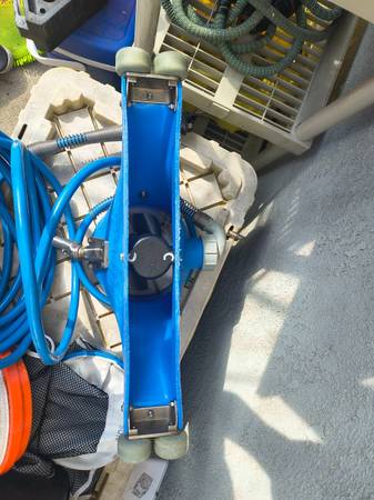 riptide pool vacuum 1