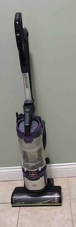 BISSELL VACUUM 1