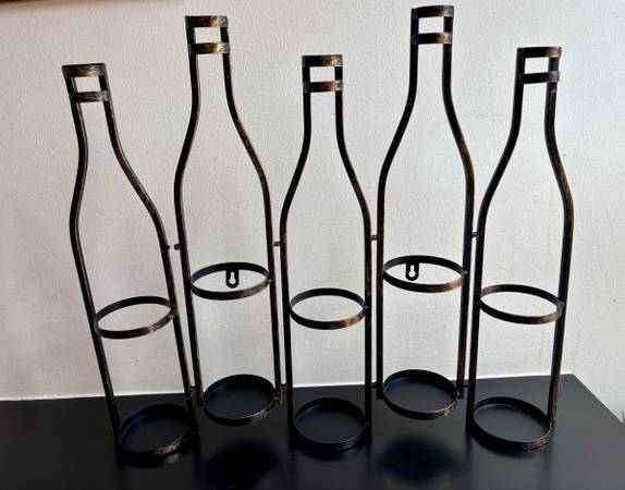 5 botellas de estante de pared para vino - $5 (Upper East Side)63435960689153121