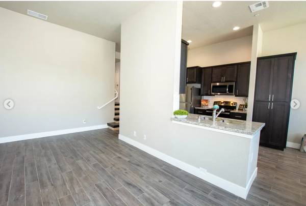 $2,325 / 2br - 1150ft2 - Modern Living, Elevated Style (Auburn)63952110857602124