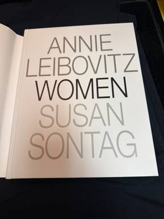 Women by Annie Leibovitz and Susan Sontag 1999 1st Edition - $20 (Bellevue)63471355732225122