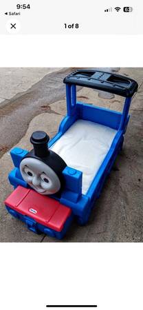Thomas the train toddler bed 1
