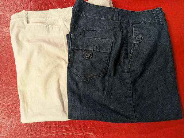 2 pairs women's capris - size 10 1