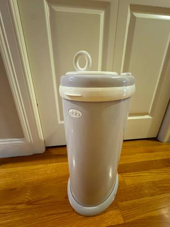 Diaper pail 1