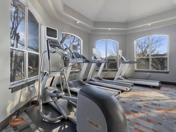 $1,260 / 2br - 1137ft2 - Resort Style Pool, Package Lockers, Recessed Entertainment Niche63796257615617122