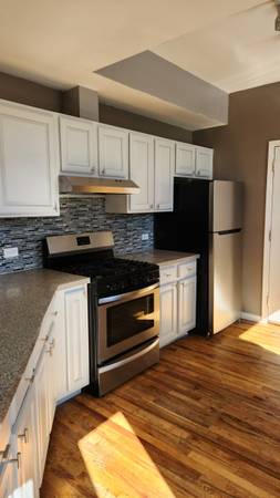 $2,175 / 3br - Spacious Duplex $2,175 a month  3 BR and 2.5Baths (Hyde Park)63918414941442120