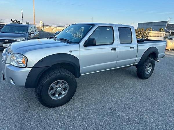 2004 Nissan Frontier Crew Cab XE Pickup 4D 6 ft 1