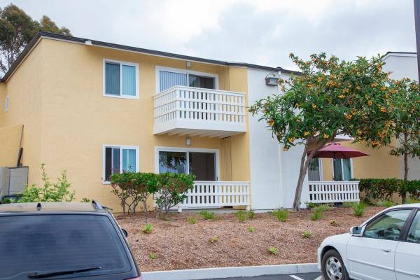 $1,515 / 1br - 515ft2 - Storage Space, Air Conditioning, Public Transportation, Linen Closet (Clairemont)63775698063873120