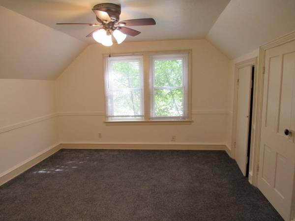 $700 / 1br - 1307/A Superior - 1 Bedroom Upper (Sheboygan)63813311916931122