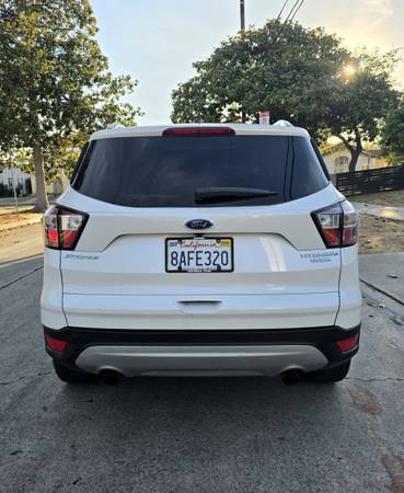 2017 Ford Escape - $9,900 (Los Angeles)63615935691395124