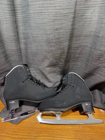 Jackson Freestyle FS2192 Mens Figure Skate with Aspire XP Blades 1