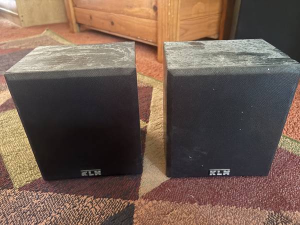 Speakers (2) KLM 1