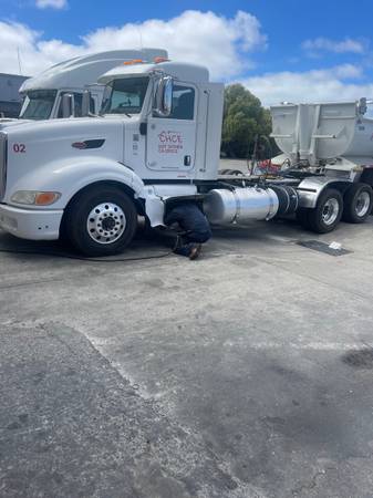 2011 peterbilt 386 1