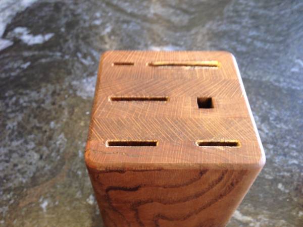 KNIFE BLOCK 1