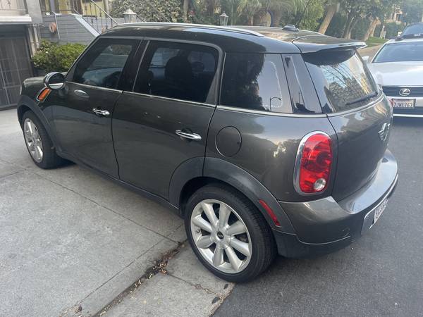 2012 Mini Cooper Countryman Wagon - $6,000 (Santa Monica)63437222565123122