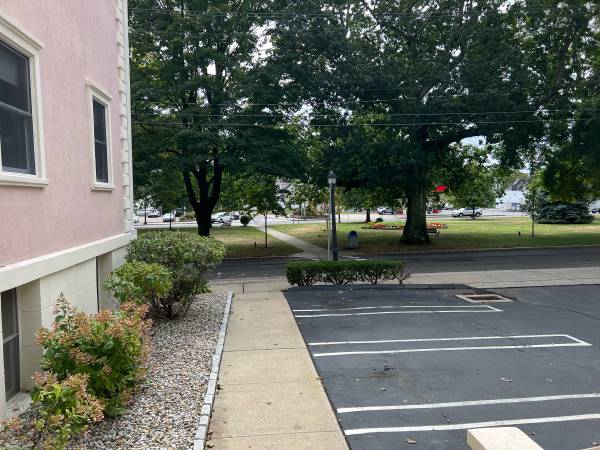 $650 / 190ft2 - Milford green office space  internet and utilities incl. (Milford green area)64010165588993122