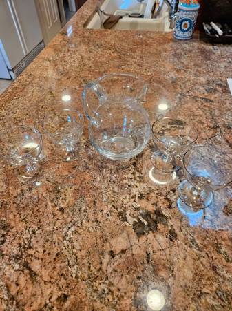 Vintage Clear Glass Pitcher with 4 glasses 1