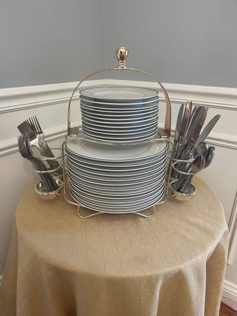 Buffet Dinner and Dessert Plate Set with Stand 1