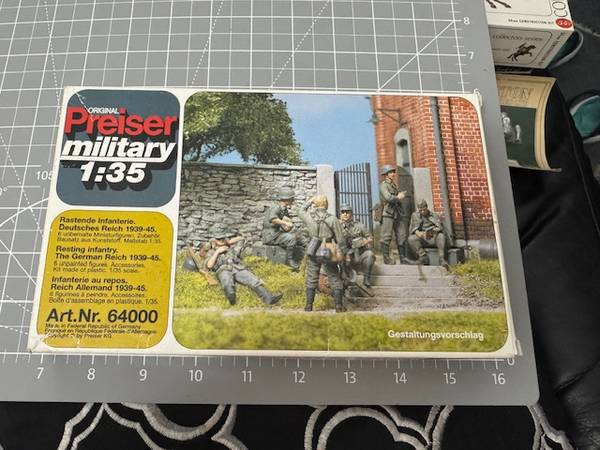 Preiser 64000 | Resting Infantry - German Reich | Figures 1:35 Open Bo 1