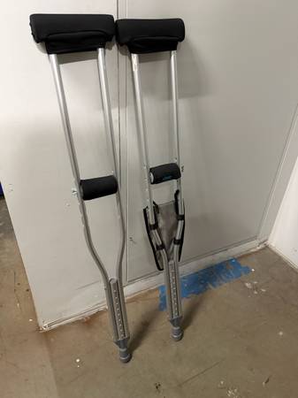 Adjustable Crutches 1