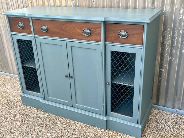 Nice Vintage Curio Buffet Credenza Cabinet Tv Stand - $325 (Hesperia)63471082114945121