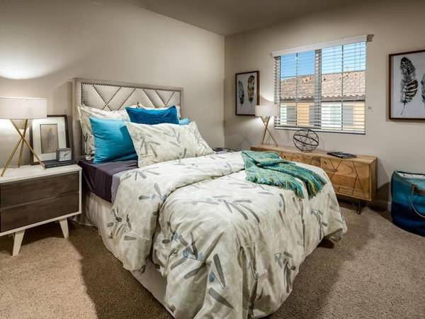 $4,174 / 3br - 1649ft2 - Microondas, fregaderos de acero inoxidable de doble seno, amplios patios privados (Santa Clarita)63840112731267121