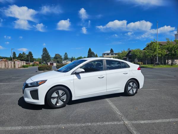 2019 HYUNDAI IONIQ HYBRID BLUE *123k - $8,295 (Longview)63618430097921121