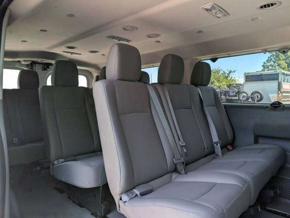 2020 Nissan NV3500 HD Passenger - Photo 9