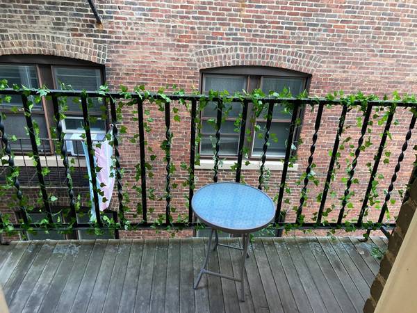 $2,400 / 2br - 850ft2 - AVAILABLE 11/1 Cleveland Circle, Easy T Access (Brighton)63996407341955123