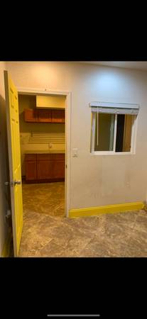 $800 1 bedroom share bathroom $800/ month (san jose east)64000752858626120
