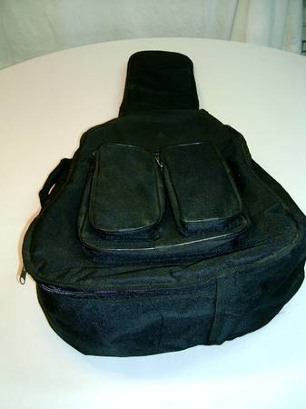 SOFT SIDED GUITAR CARRYING CASE / BACKPACK STYLE. 1