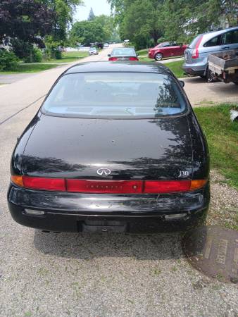 Infiniti j30 original de 1995 con 107 mil millas, funciona excelente - $1.100 (Round lake il)63618702394625123